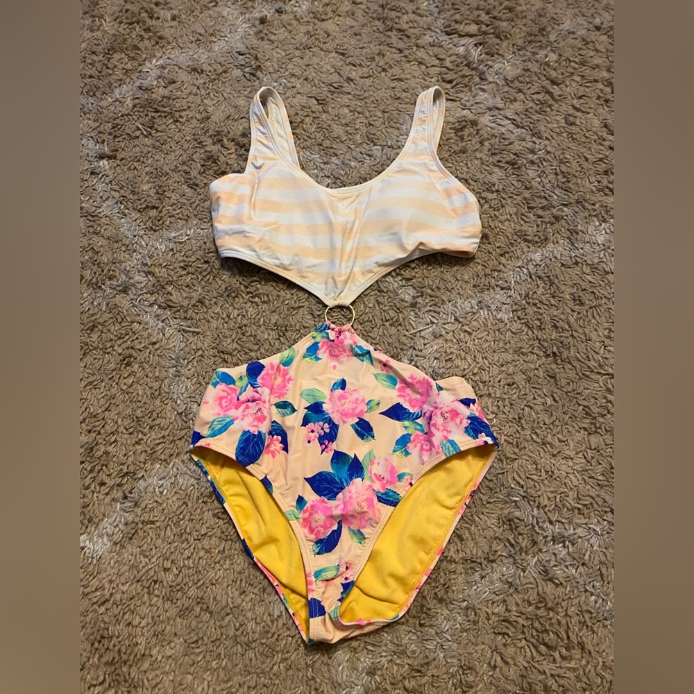 Arizona Jean Co yellow striped and flower print swimsuit, size large